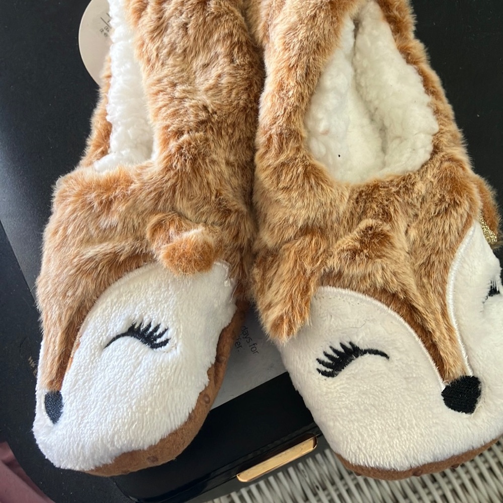 1 pair gripper slippers brand new 5